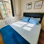 Jumpinbed - Edificio Guarau - Sala e quarto a 150 metros da praia de Copacabana