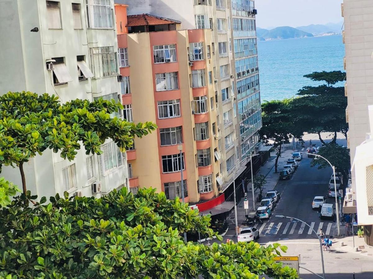 Jumpinbed - Edificio Guarau - Sala e quarto a 150 metros da praia de Copacabana Apartamento *