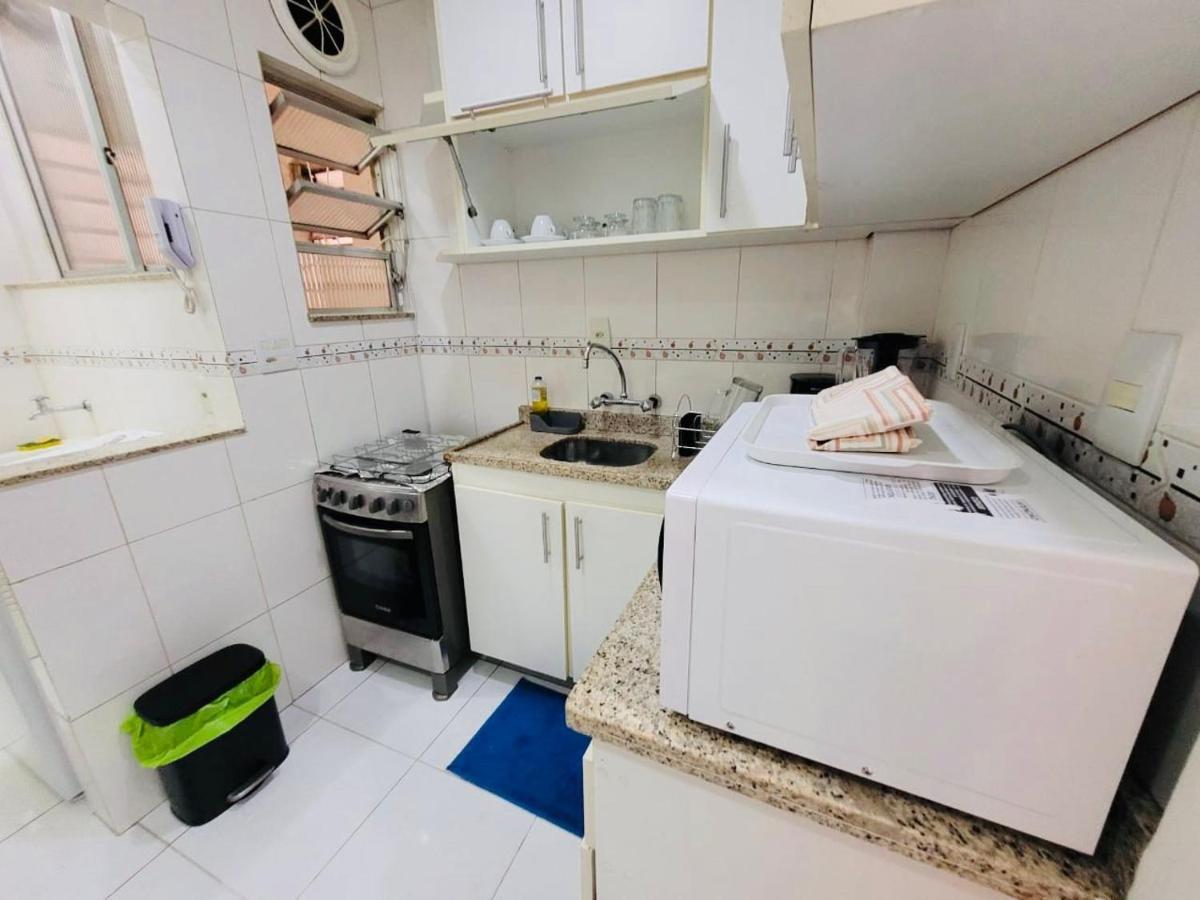 Apartamento Jumpinbed - Edificio Guarau - Sala e quarto a 150 metros da praia de Copacabana *