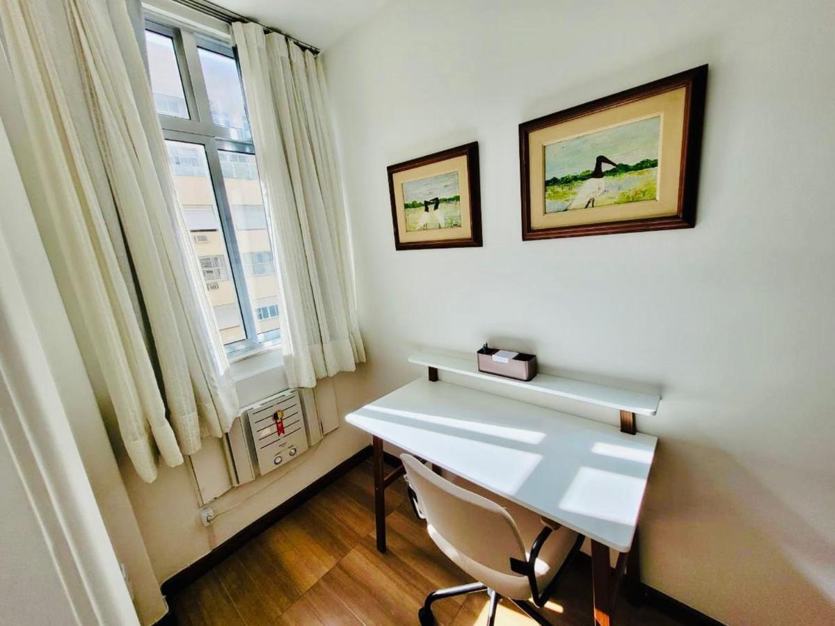 Jumpinbed - Edificio Guarau - Sala e quarto a 150 metros da praia de Copacabana Apartamento