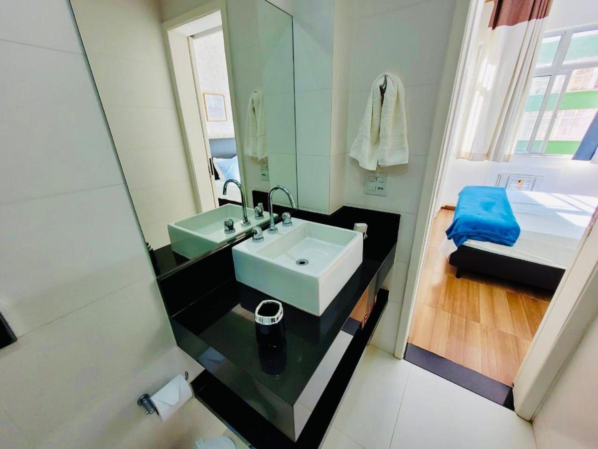 Jumpinbed - Edificio Guarau - Sala e quarto a 150 metros da praia de Copacabana Apartamento
