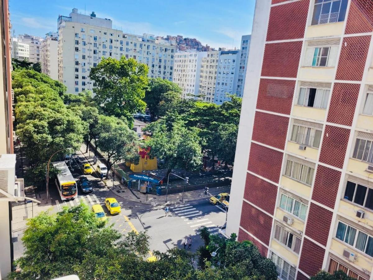 Jumpinbed - Edificio Guarau - Sala e quarto a 150 metros da praia de Copacabana Rio de Janeiro