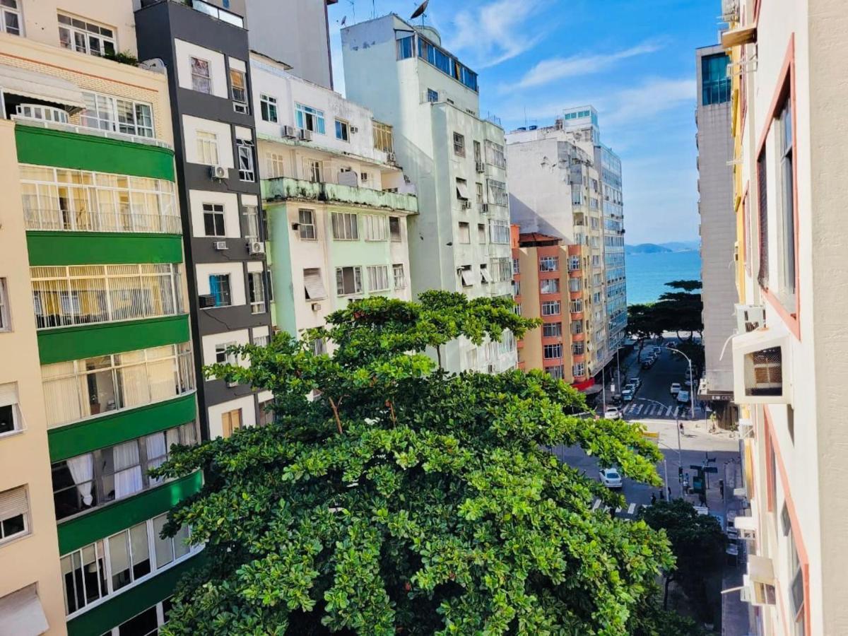 Jumpinbed - Edificio Guarau - Sala e quarto a 150 metros da praia de Copacabana