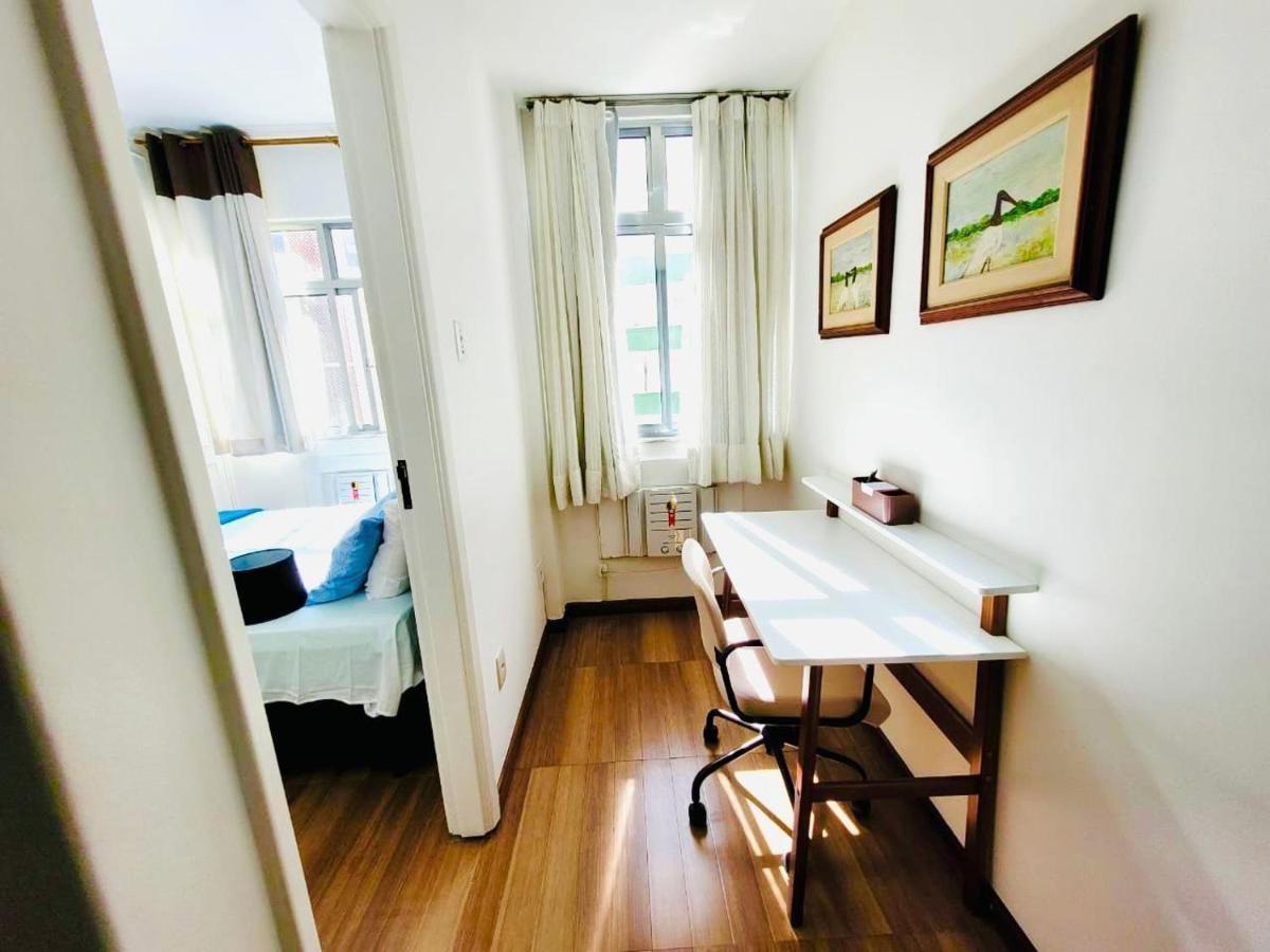 Jumpinbed - Edificio Guarau - Sala e quarto a 150 metros da praia de Copacabana Apartamento