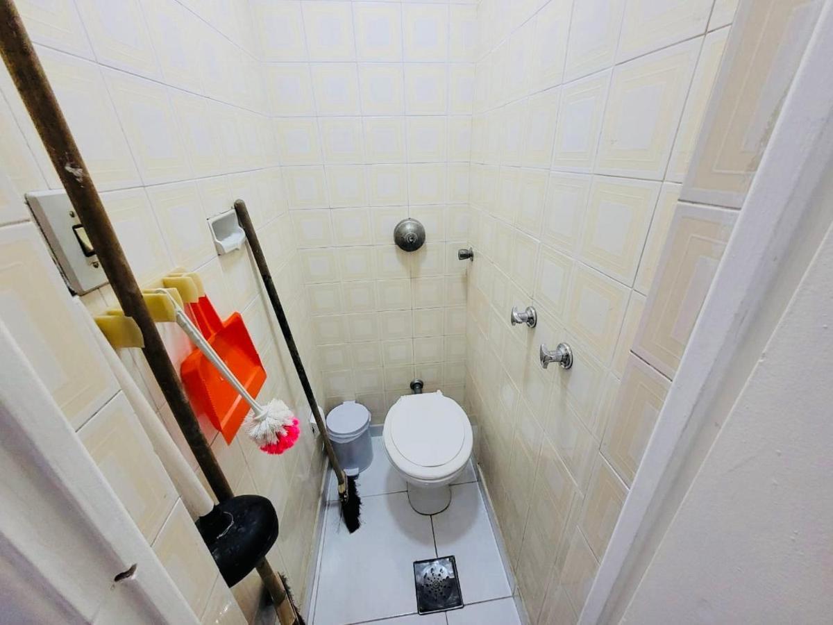 Apartamento Jumpinbed - Edificio Guarau - Sala e quarto a 150 metros da praia de Copacabana *